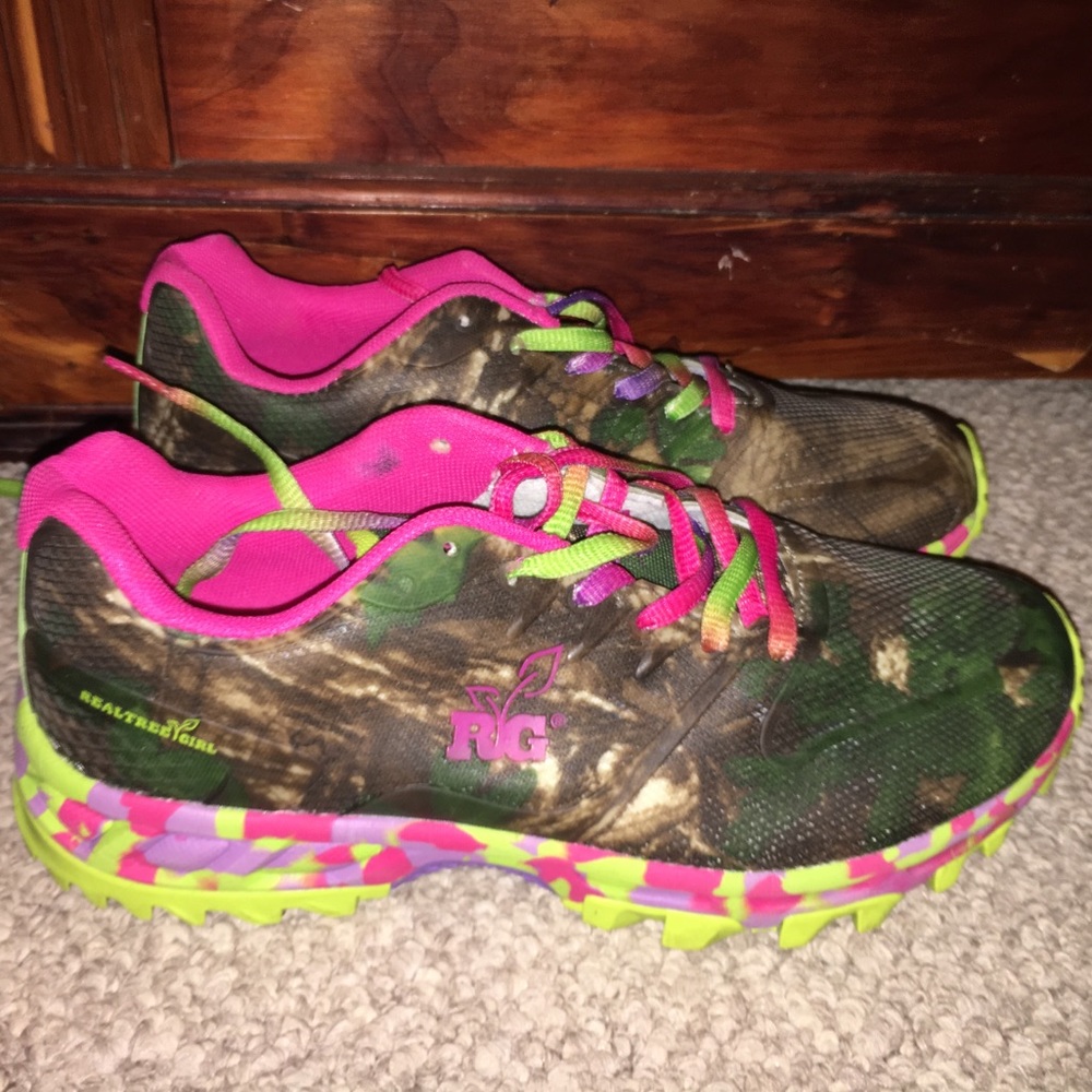 Realtree Girl brand tennis shoes